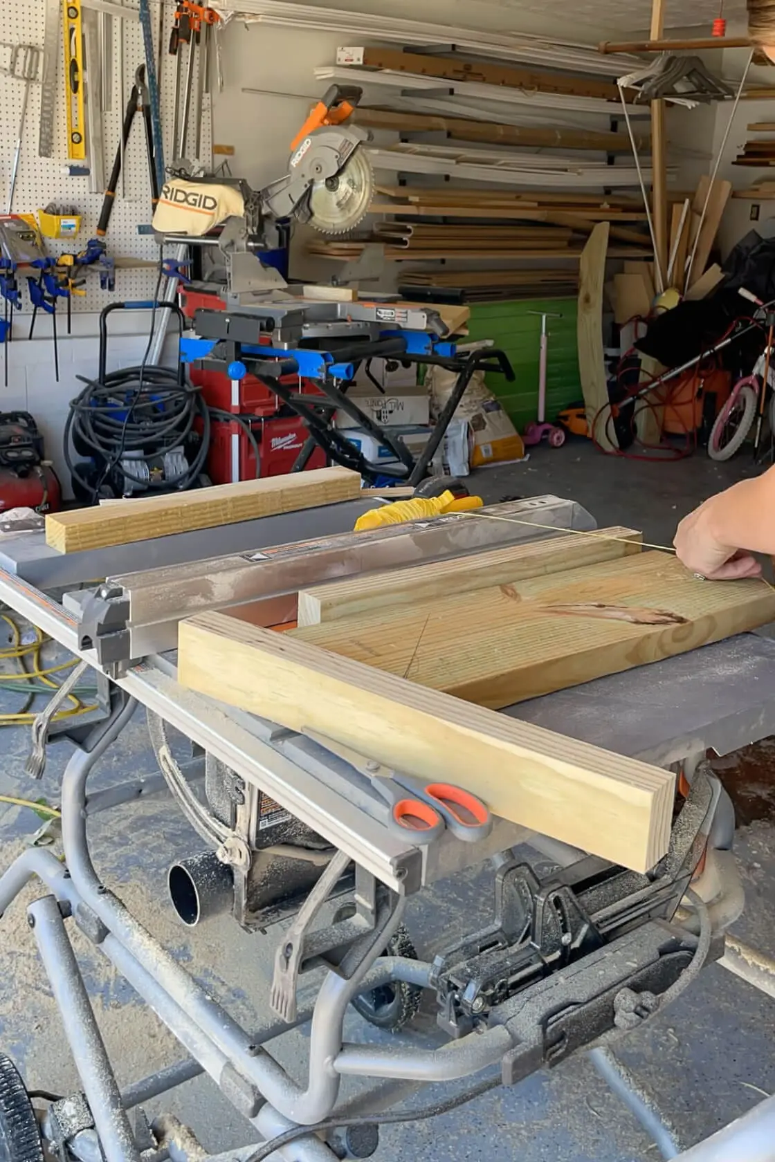 Using string to make an arch shape. 